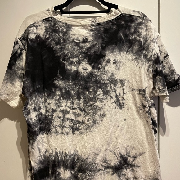 Short Sleeve Tie Dye - Picture 3 of 4
